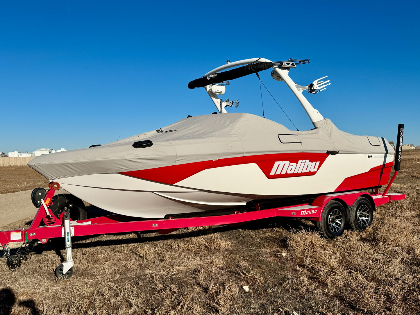 2021 Malibu 23 LSV - Low Hours