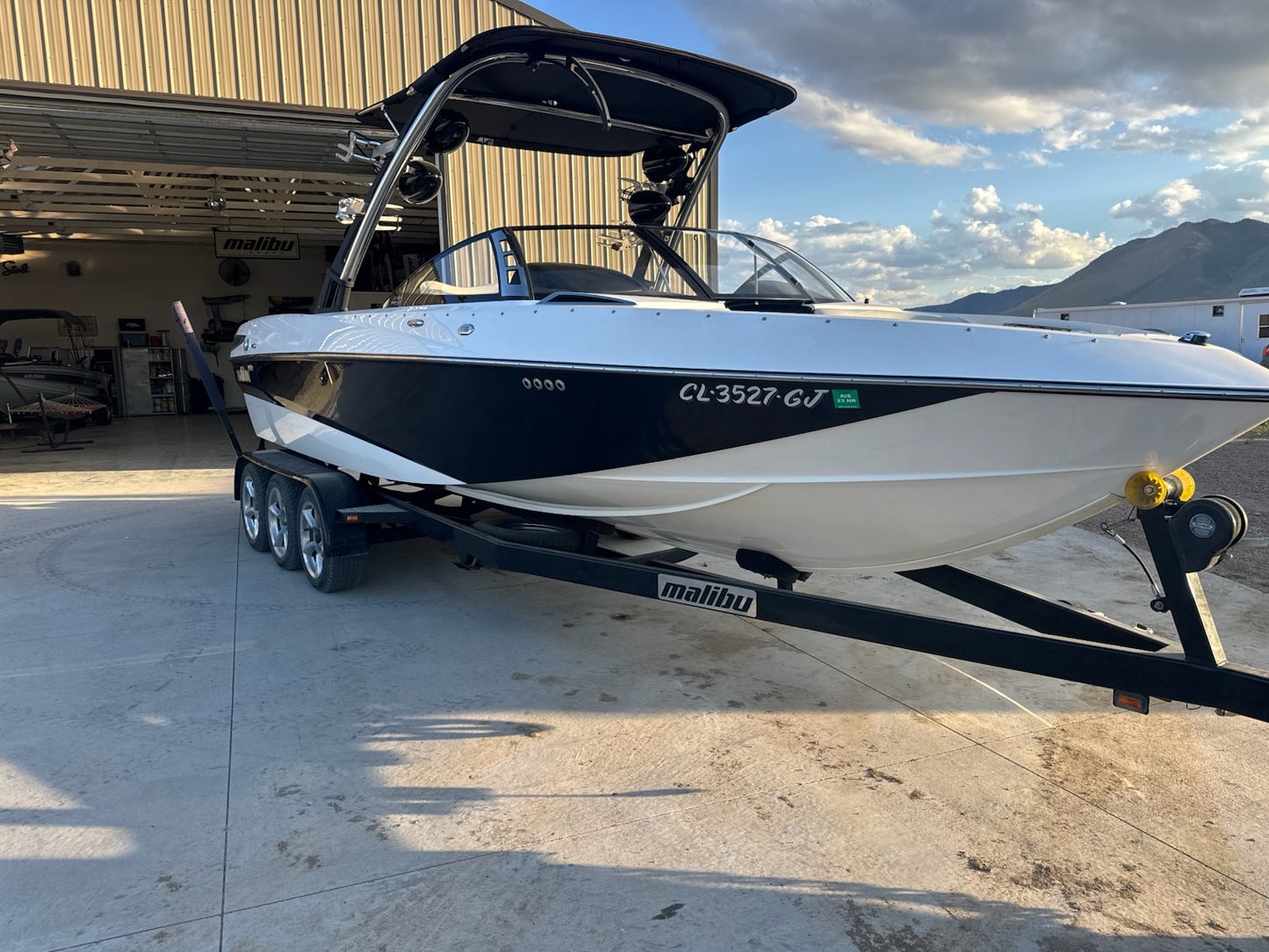 2013 Malibu 247 LSV - UNICORN - LOW HOURS