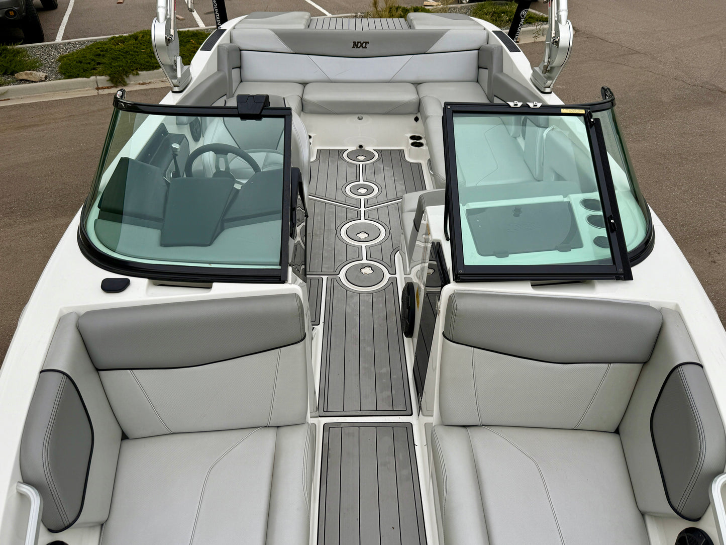 2018 MasterCraft NXT22 - USED & READY TO SURF