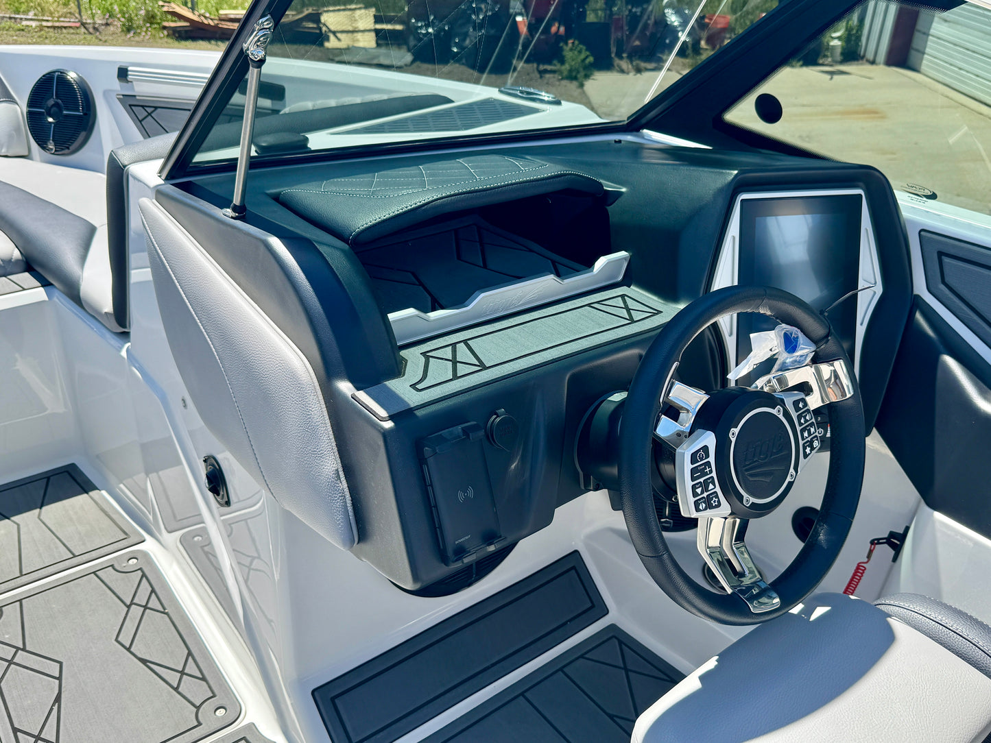 2022 Tige Z3 - 6.2L Raptor 400 - ALMOST NEW