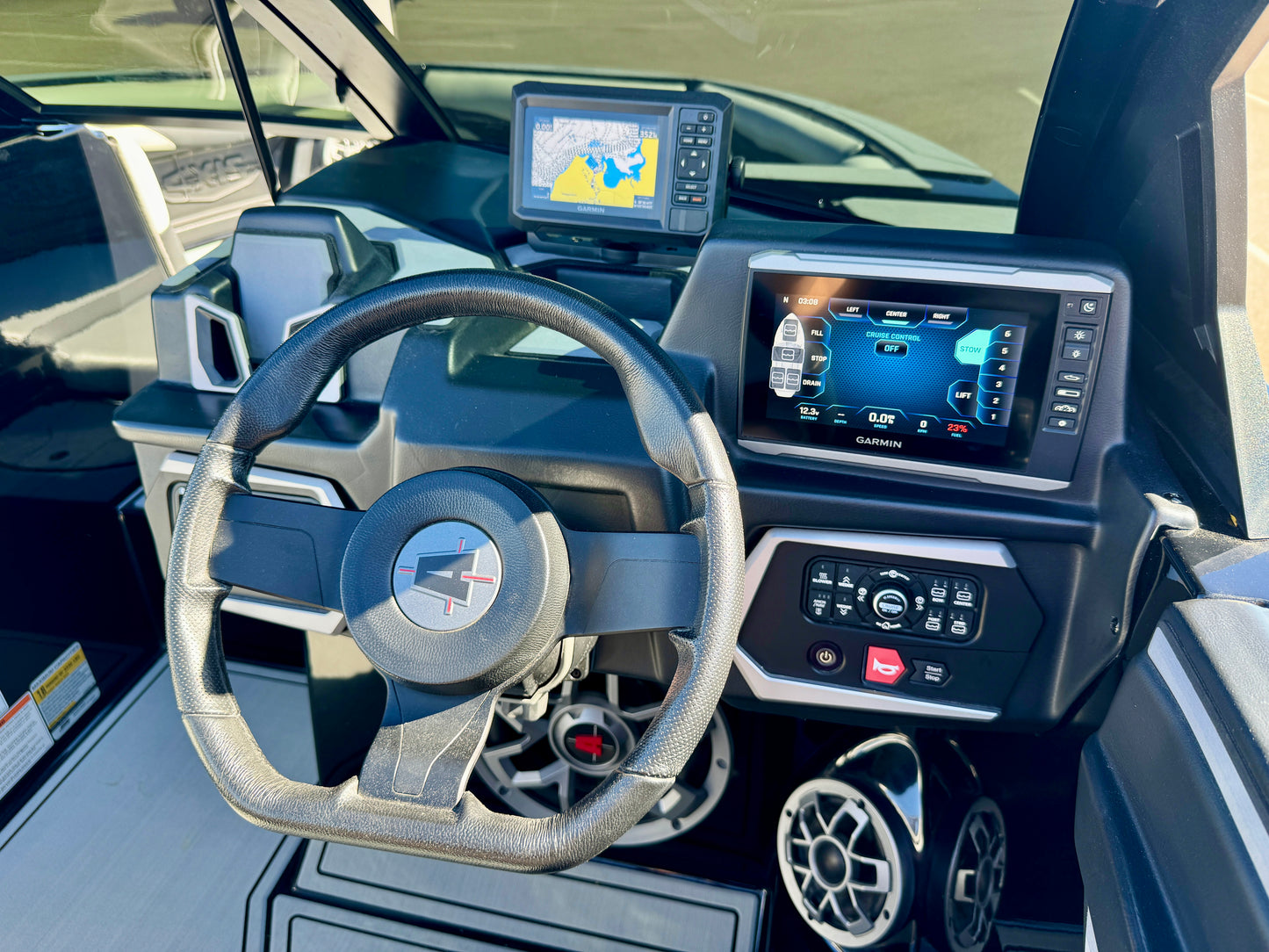 2022 Axis T250 - NEW LT4 -LIKE NEW BOAT