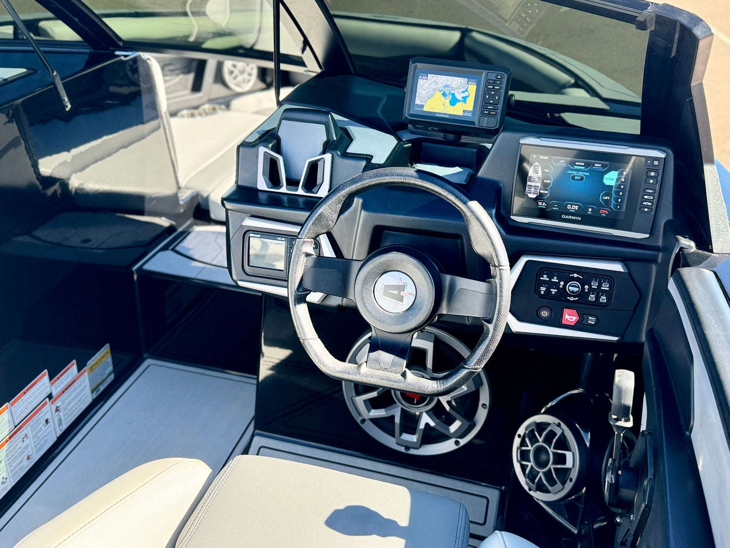 2022 Axis T250 - NEW LT4 -LIKE NEW BOAT