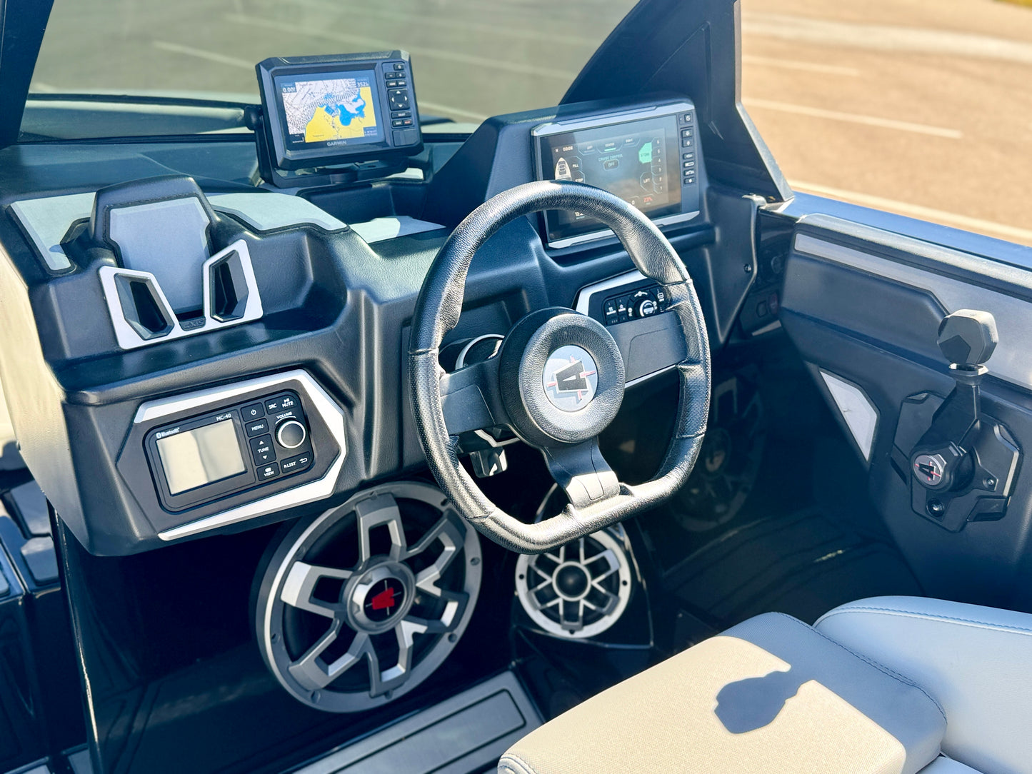 2022 Axis T250 - NEW LT4 -LIKE NEW BOAT