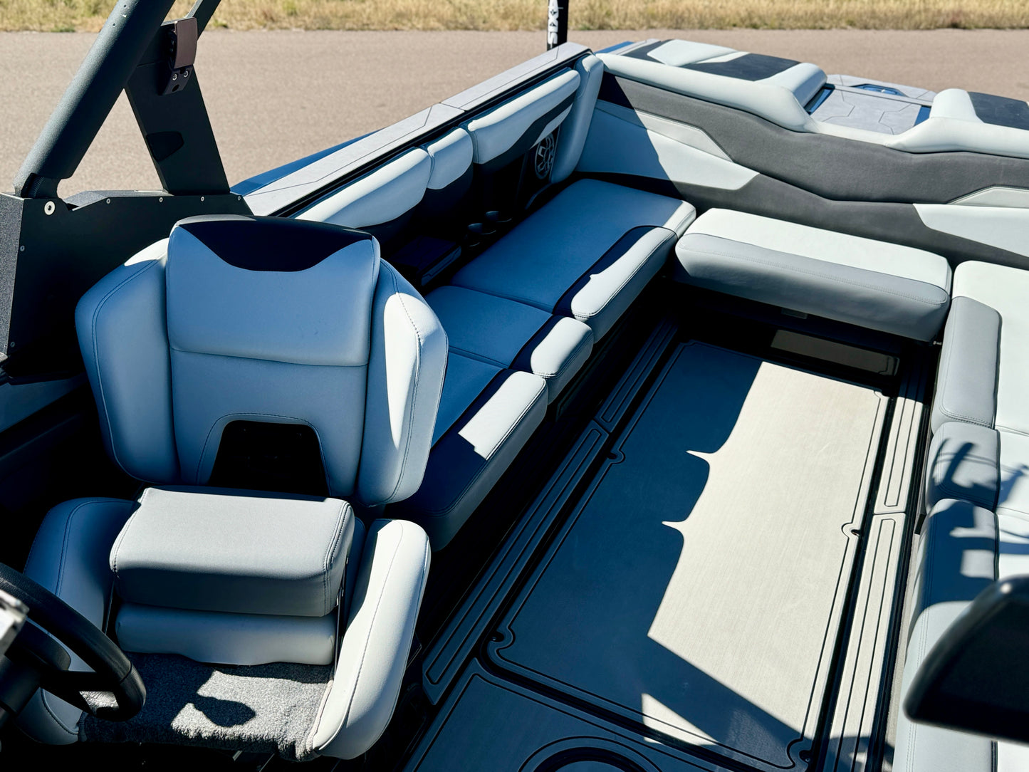 2022 Axis T250 - NEW LT4 -LIKE NEW BOAT