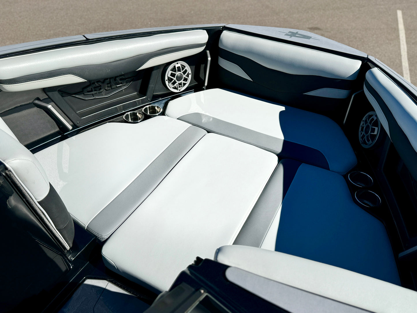 2022 Axis T250 - NEW LT4 -LIKE NEW BOAT