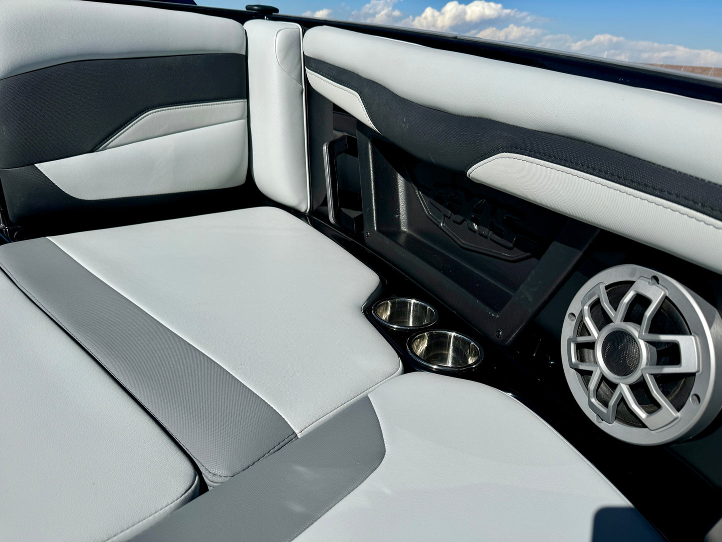 2022 Axis T250 - NEW LT4 -LIKE NEW BOAT