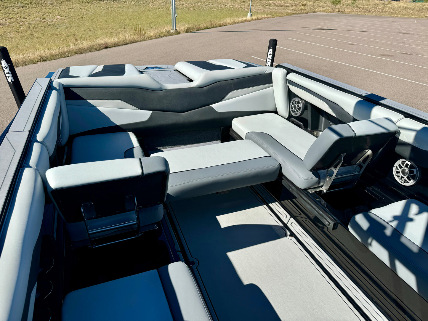 2022 Axis T250 - NEW LT4 -LIKE NEW BOAT