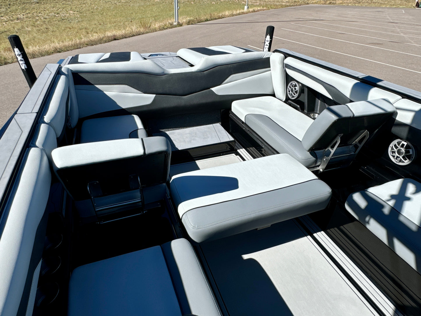 2022 Axis T250 - NEW LT4 -LIKE NEW BOAT