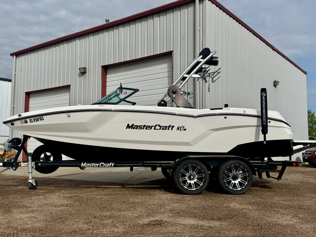 2020 MasterCraft NXT 20 - Great Condition - No Frills