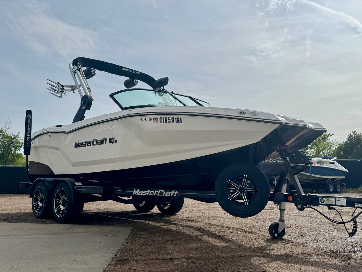 2020 MasterCraft NXT 20 - Great Condition - No Frills