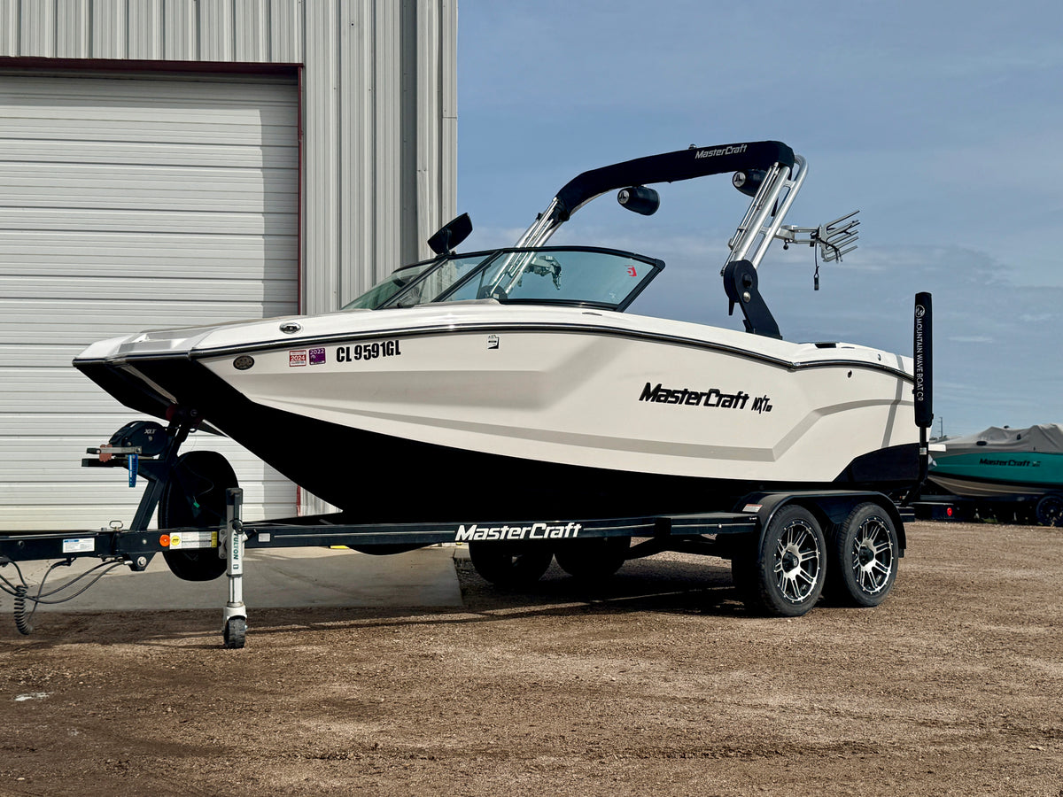 2020 MasterCraft NXT 20 - Great Condition - No Frills