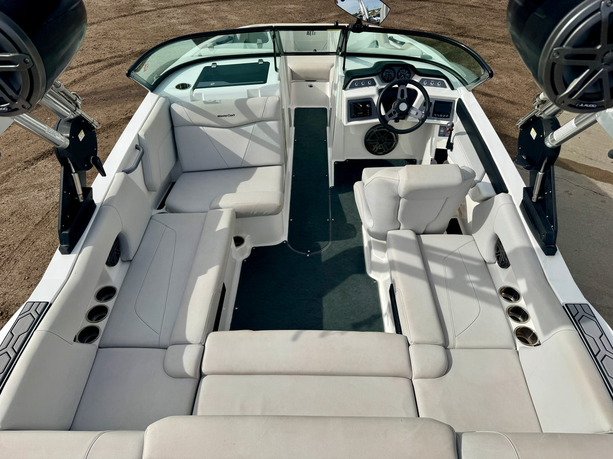 2020 MasterCraft NXT 20 - Great Condition - No Frills