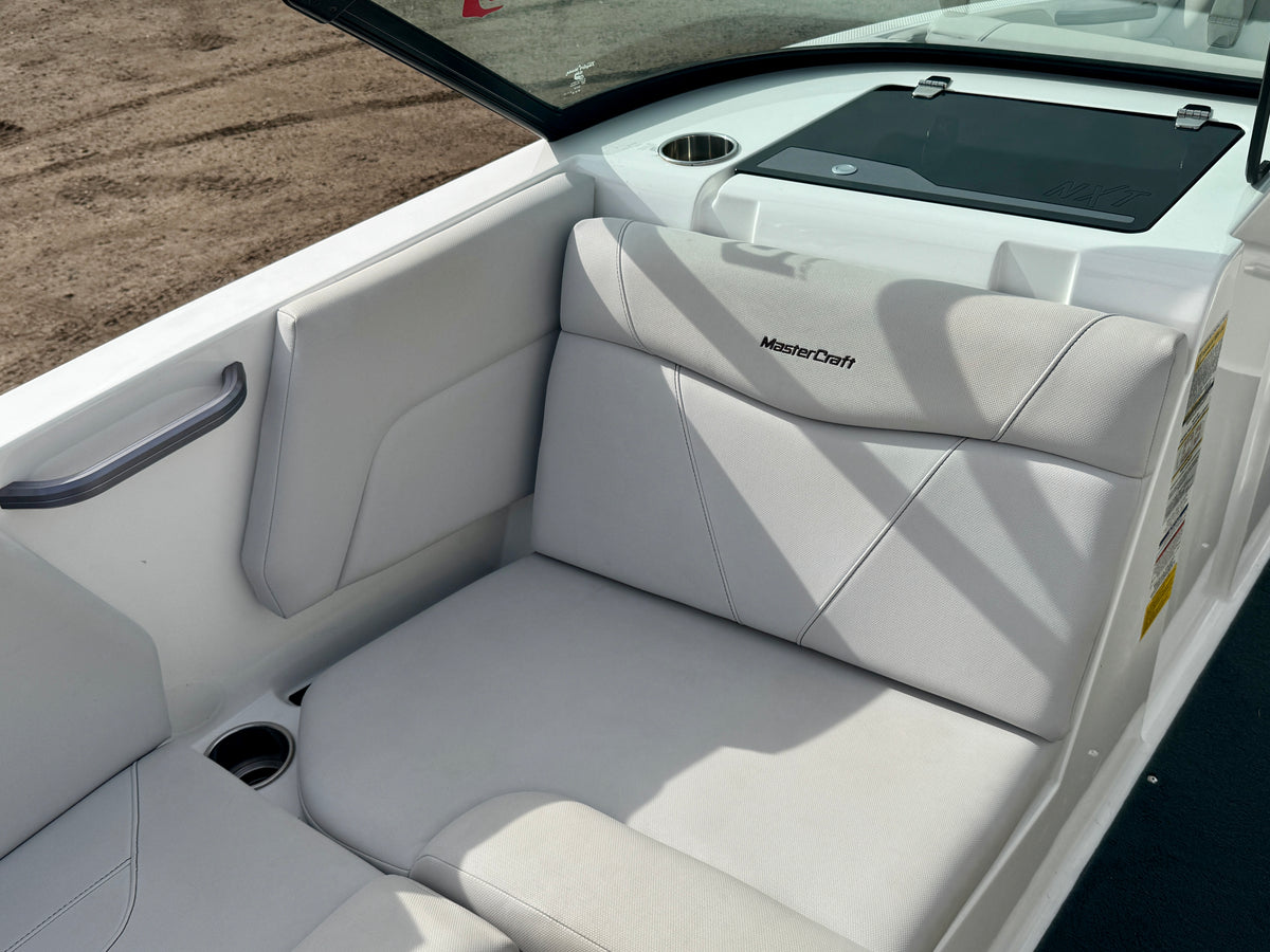 2020 MasterCraft NXT 20 - Great Condition - No Frills