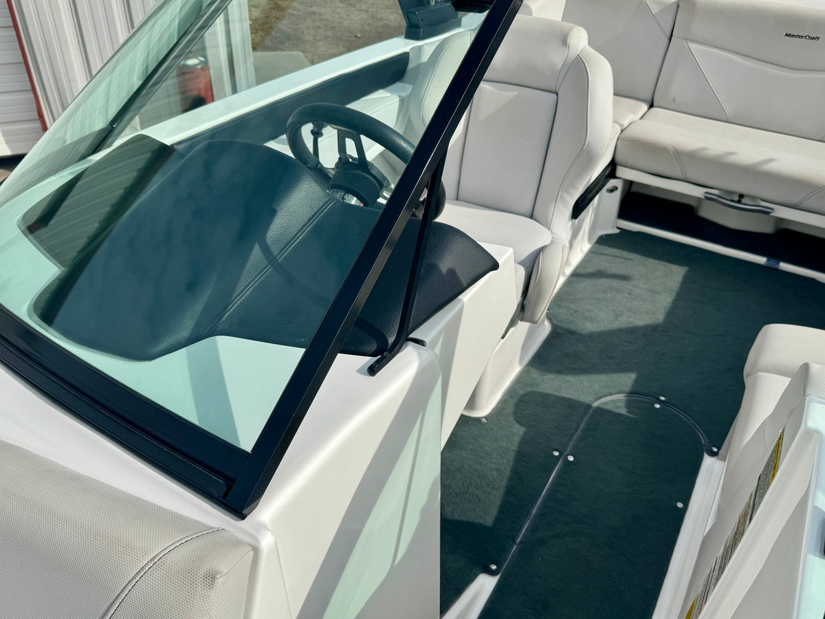 2020 MasterCraft NXT 20 - Great Condition - No Frills