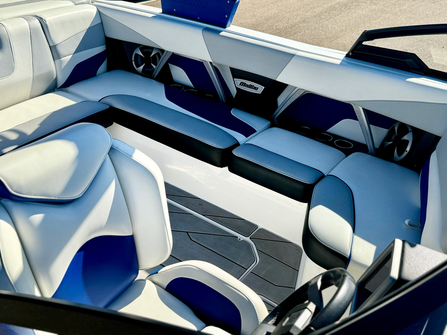 2020 Malibu 22 MXZ - Low Hours - Well Optioned