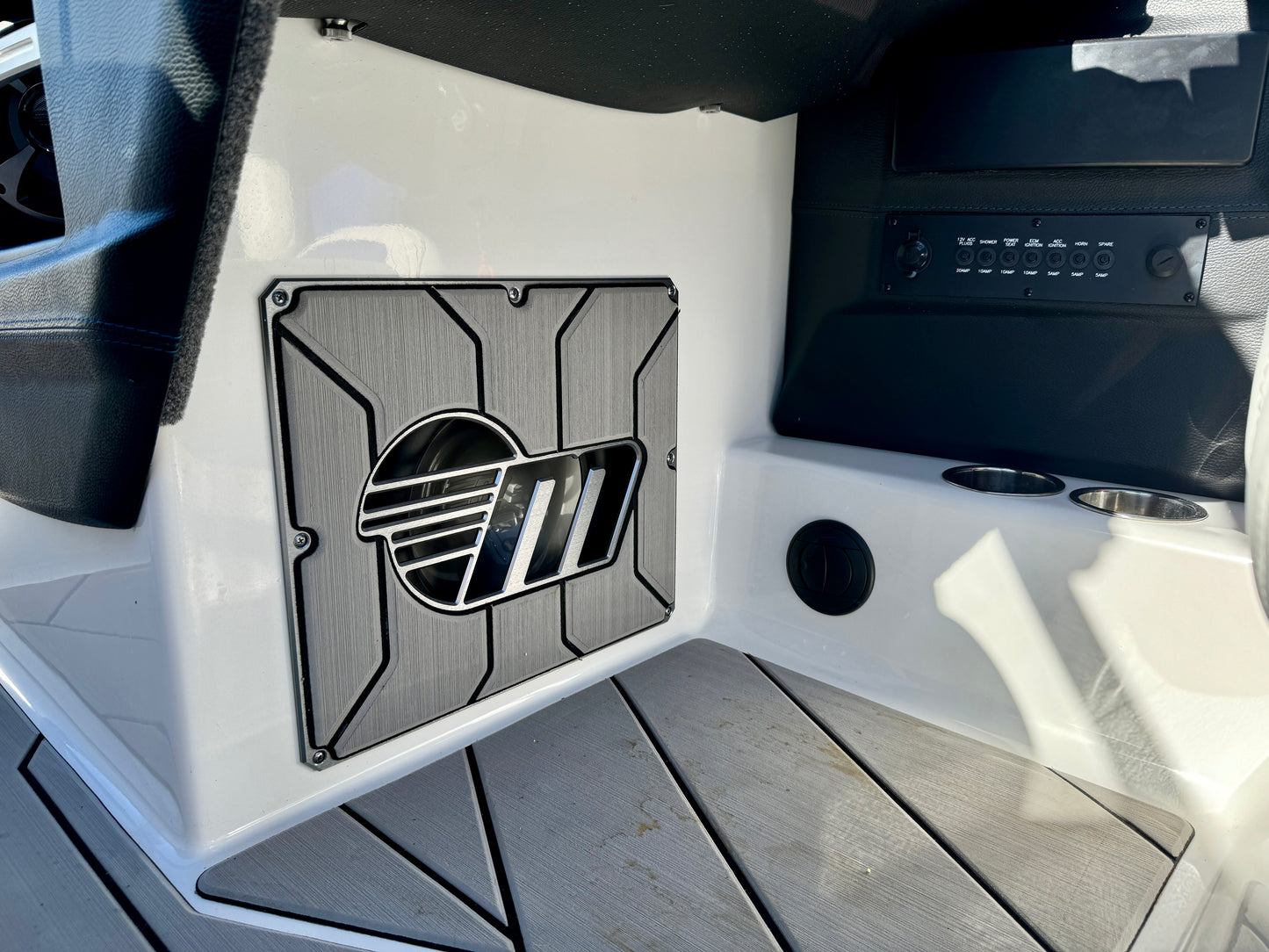 2020 Malibu 22 MXZ - Low Hours - Well Optioned