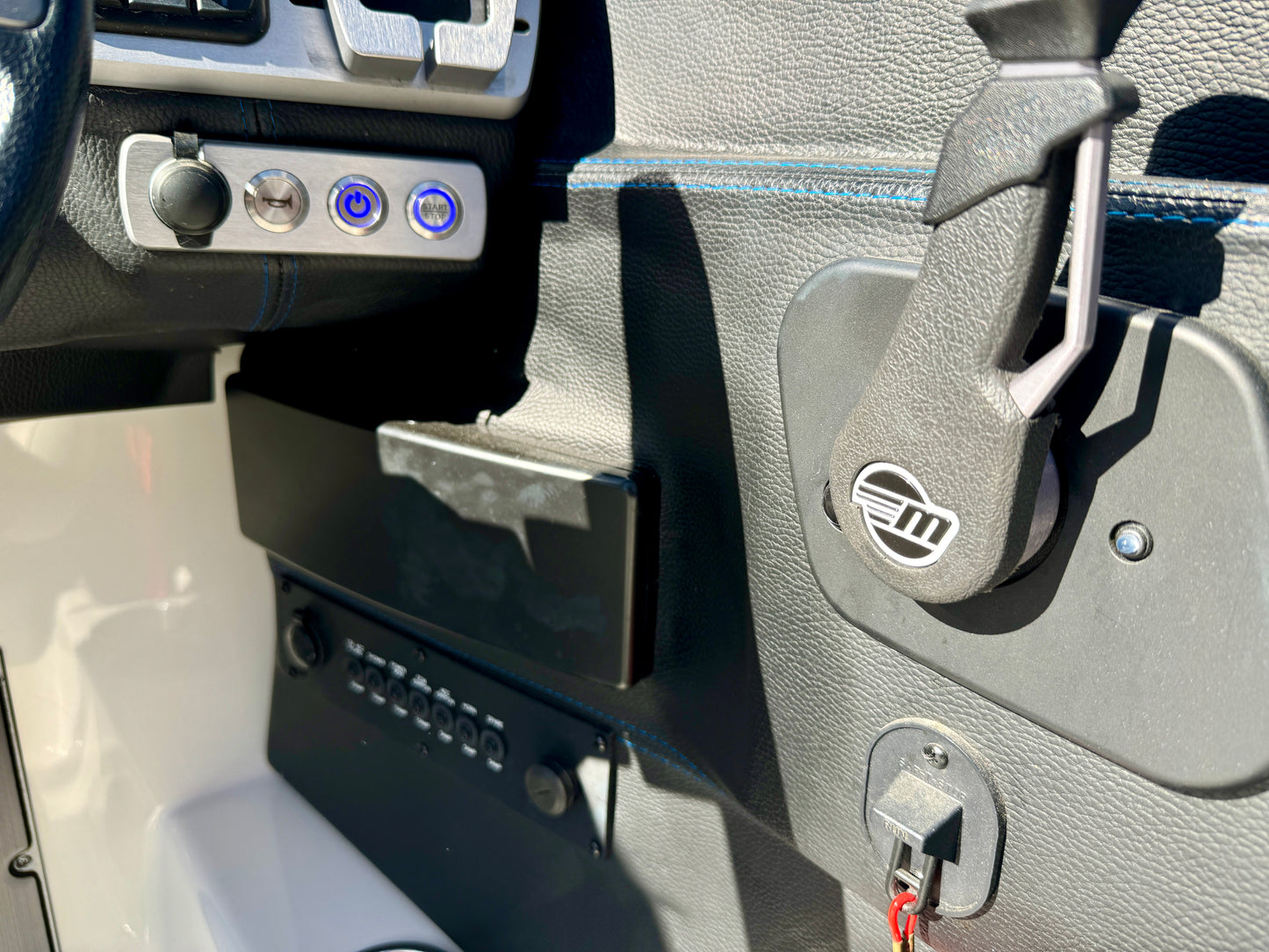 2020 Malibu 22 MXZ - Low Hours - Well Optioned