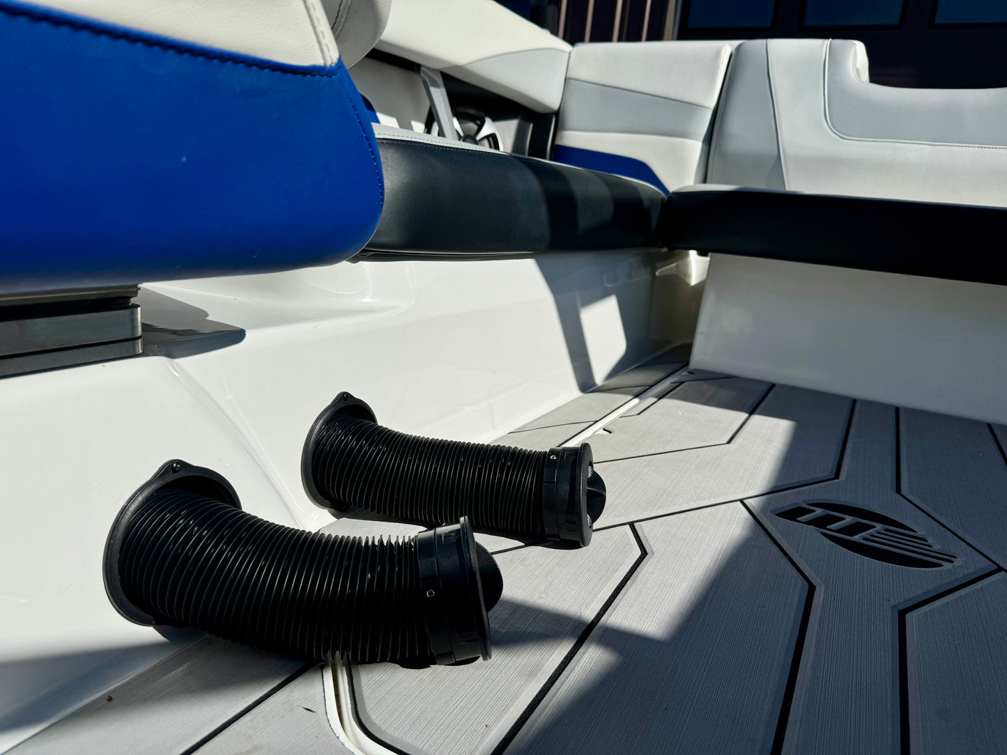 2020 Malibu 22 MXZ - Low Hours - Well Optioned