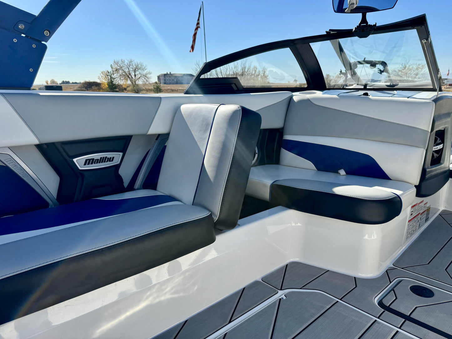 2020 Malibu 22 MXZ - Low Hours - Well Optioned