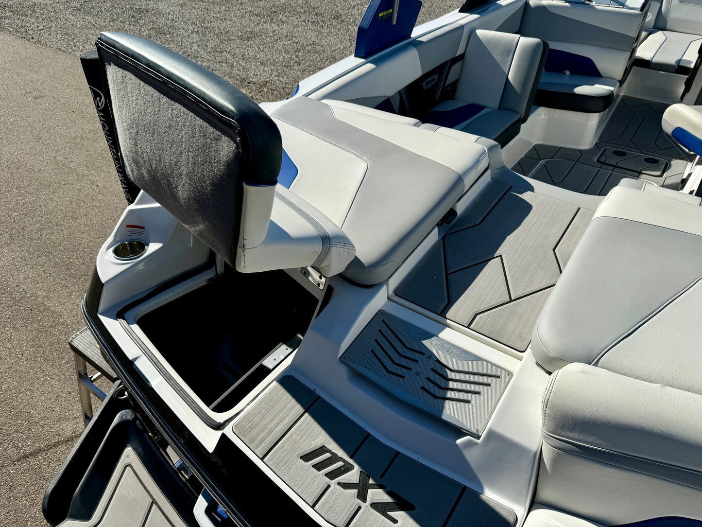 2020 Malibu 22 MXZ - Low Hours - Well Optioned