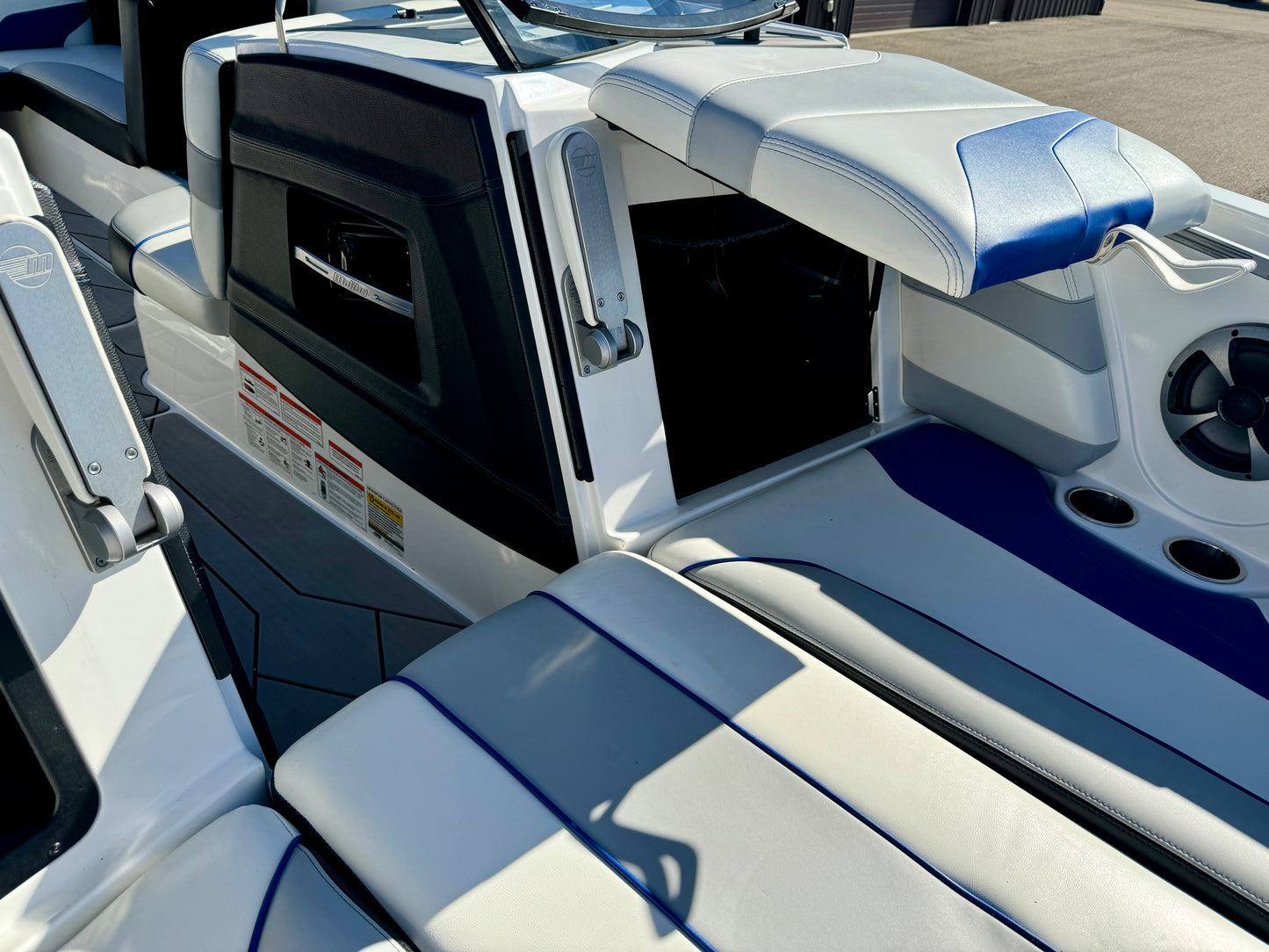 2020 Malibu 22 MXZ - Low Hours - Well Optioned