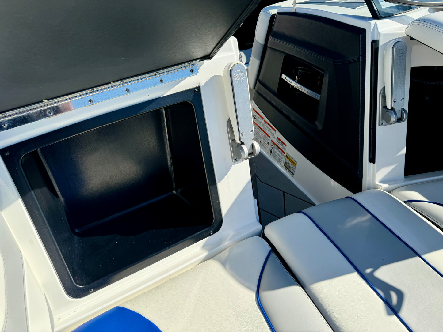 2020 Malibu 22 MXZ - Low Hours - Well Optioned