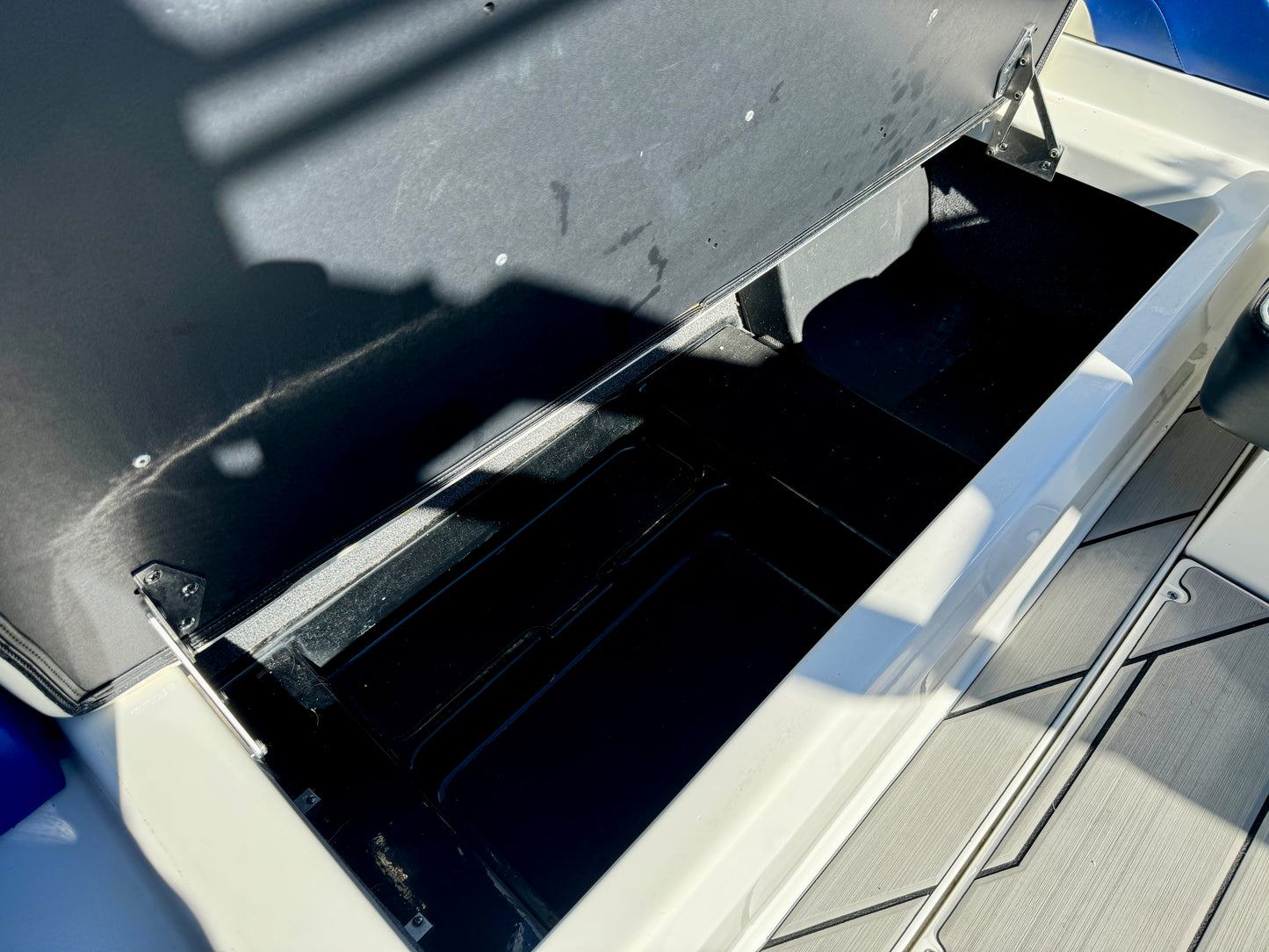 2020 Malibu 22 MXZ - Low Hours - Well Optioned