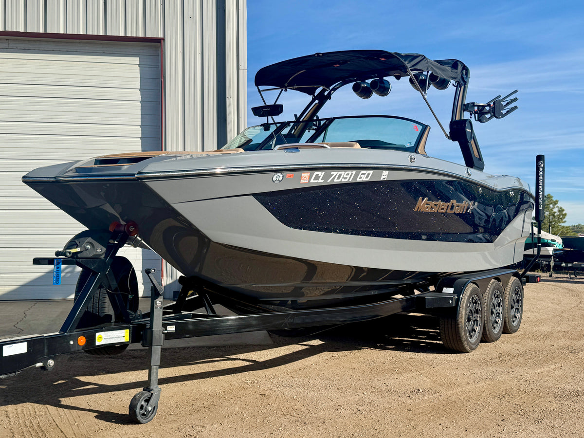 2024 MasterCraft X24 - LOADED - LOW Hours