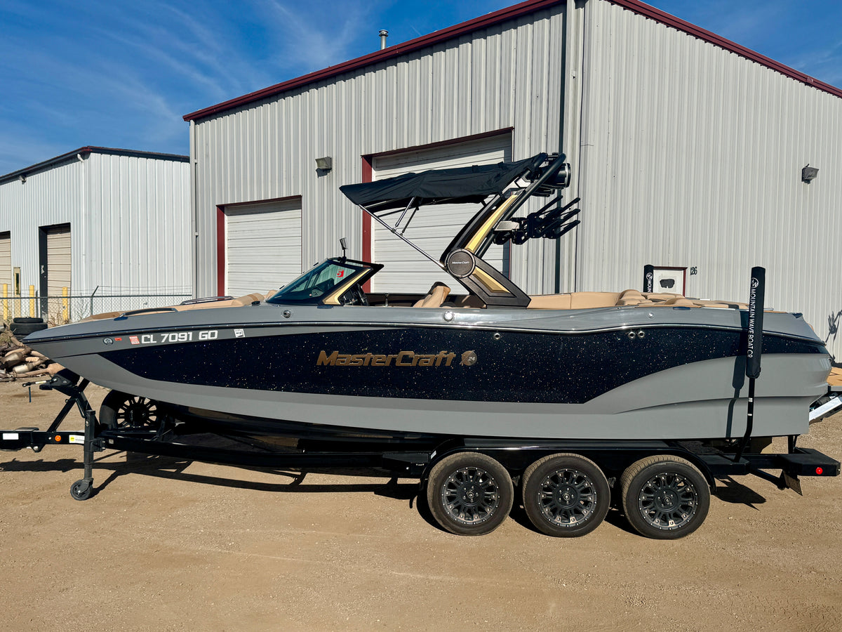 2024 MasterCraft X24 - LOADED - LOW Hours