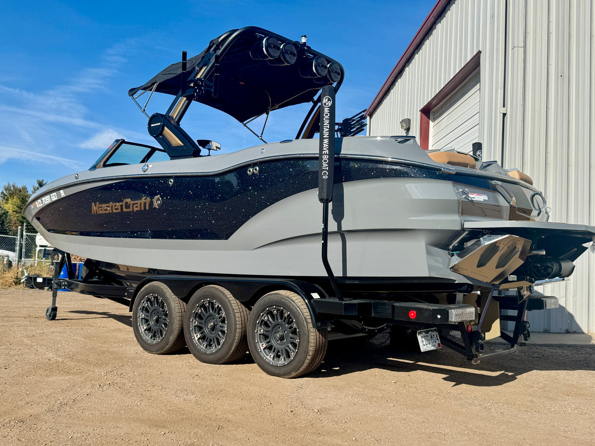 2024 MasterCraft X24 - LOADED - LOW Hours
