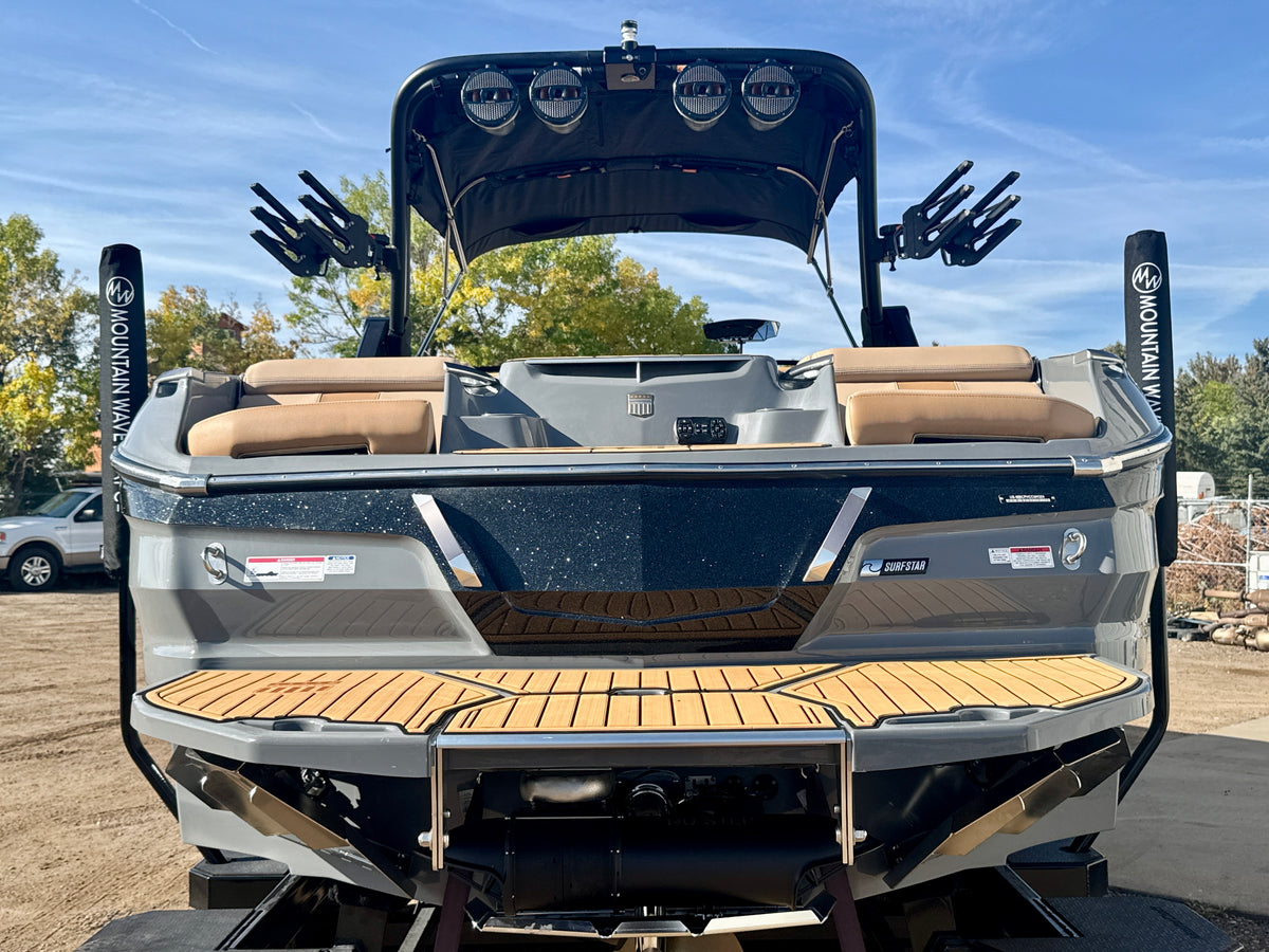 2024 MasterCraft X24 - LOADED - LOW Hours