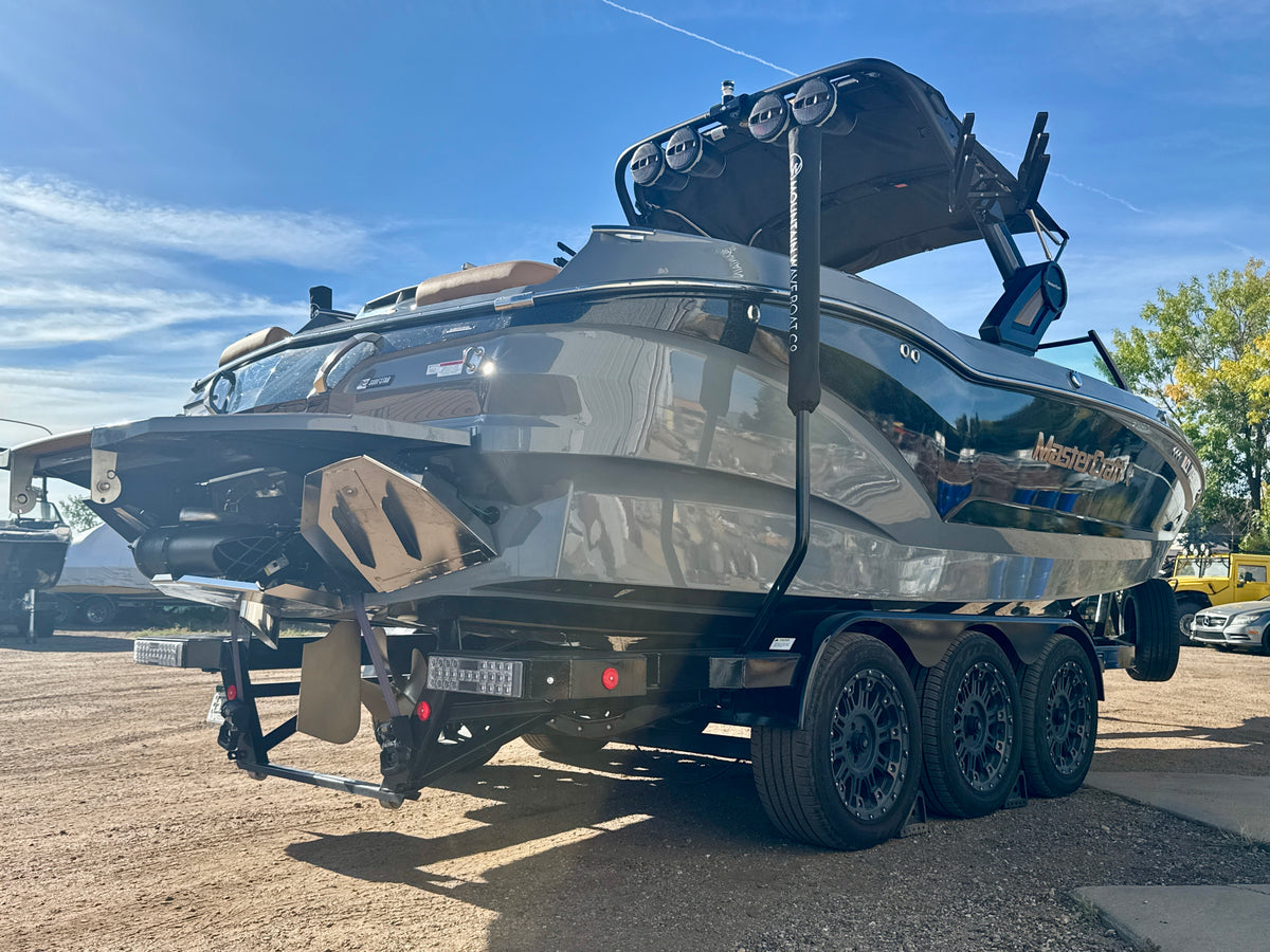 2024 MasterCraft X24 - LOADED - LOW Hours