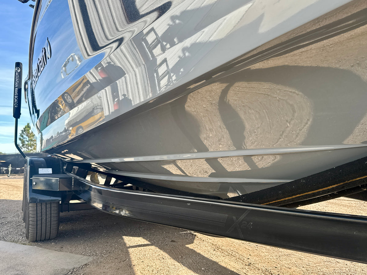 2024 MasterCraft X24 - LOADED - LOW Hours