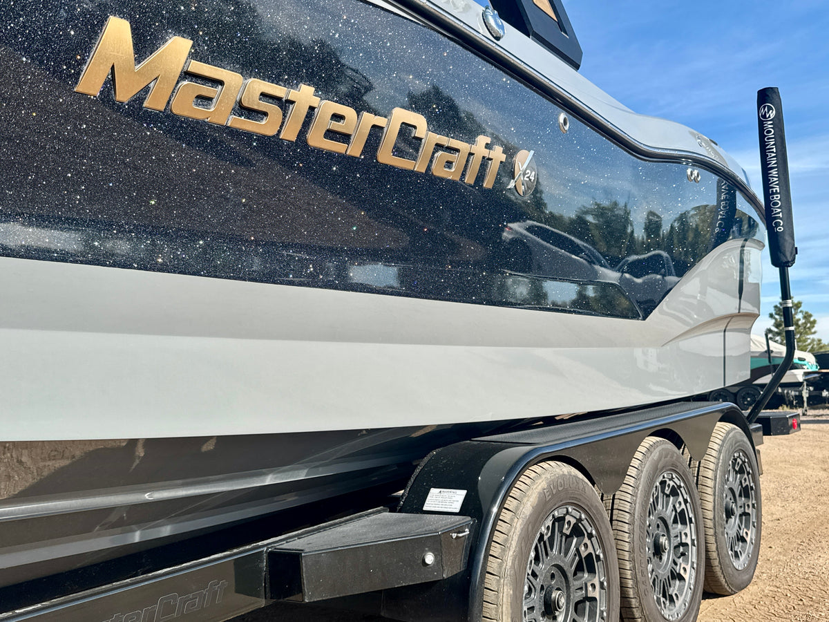 2024 MasterCraft X24 - LOADED - LOW Hours