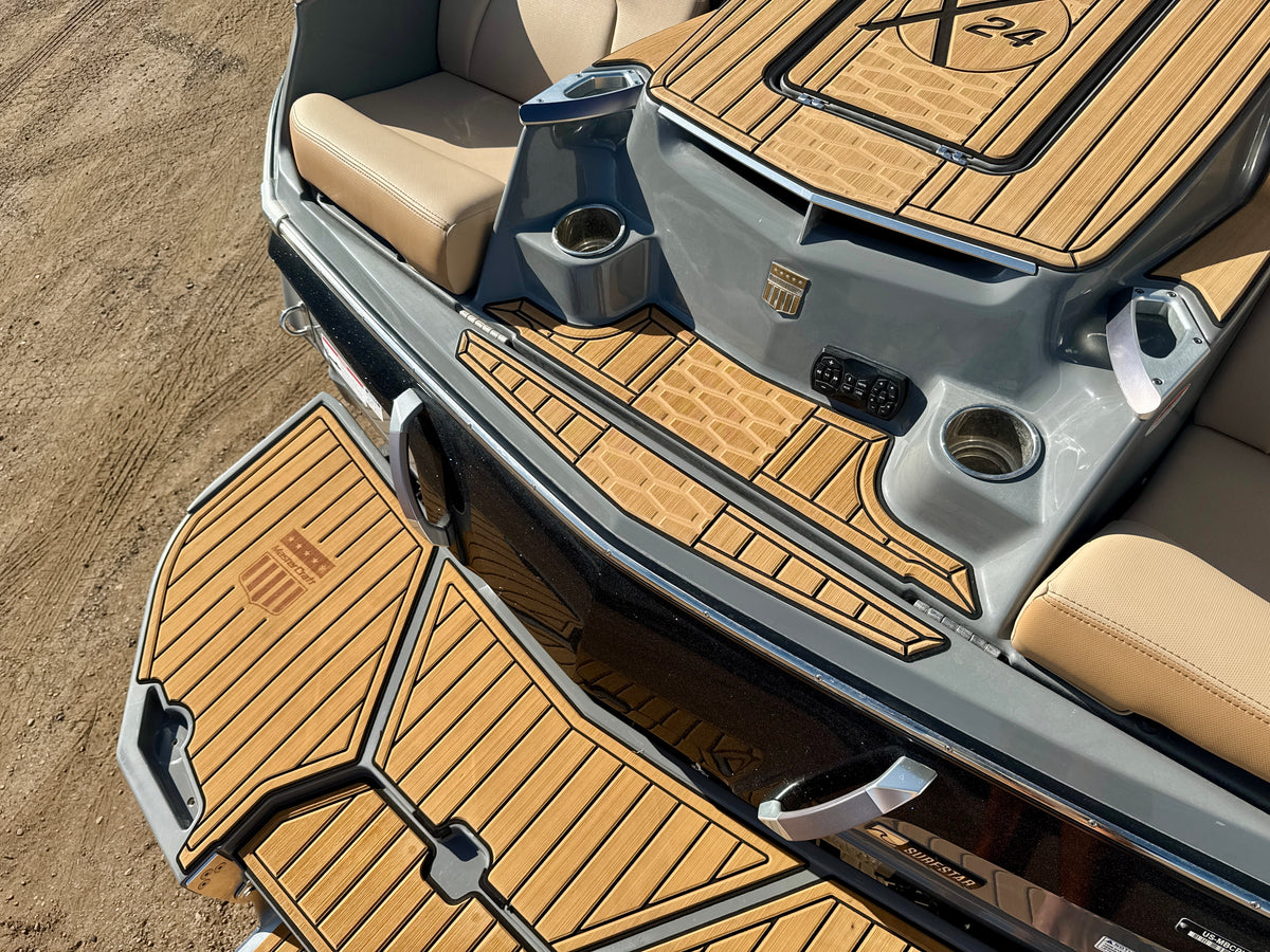 2024 MasterCraft X24 - LOADED - LOW Hours