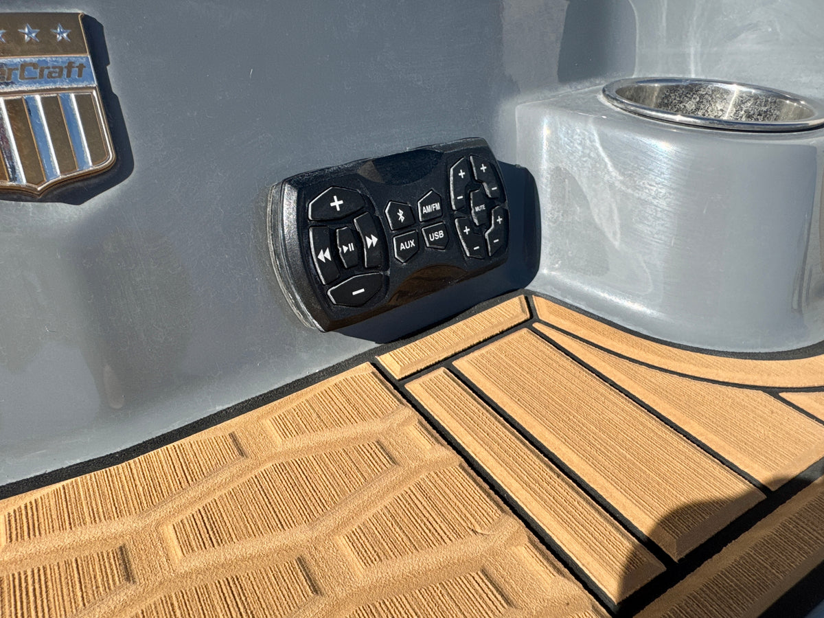 2024 MasterCraft X24 - LOADED - LOW Hours