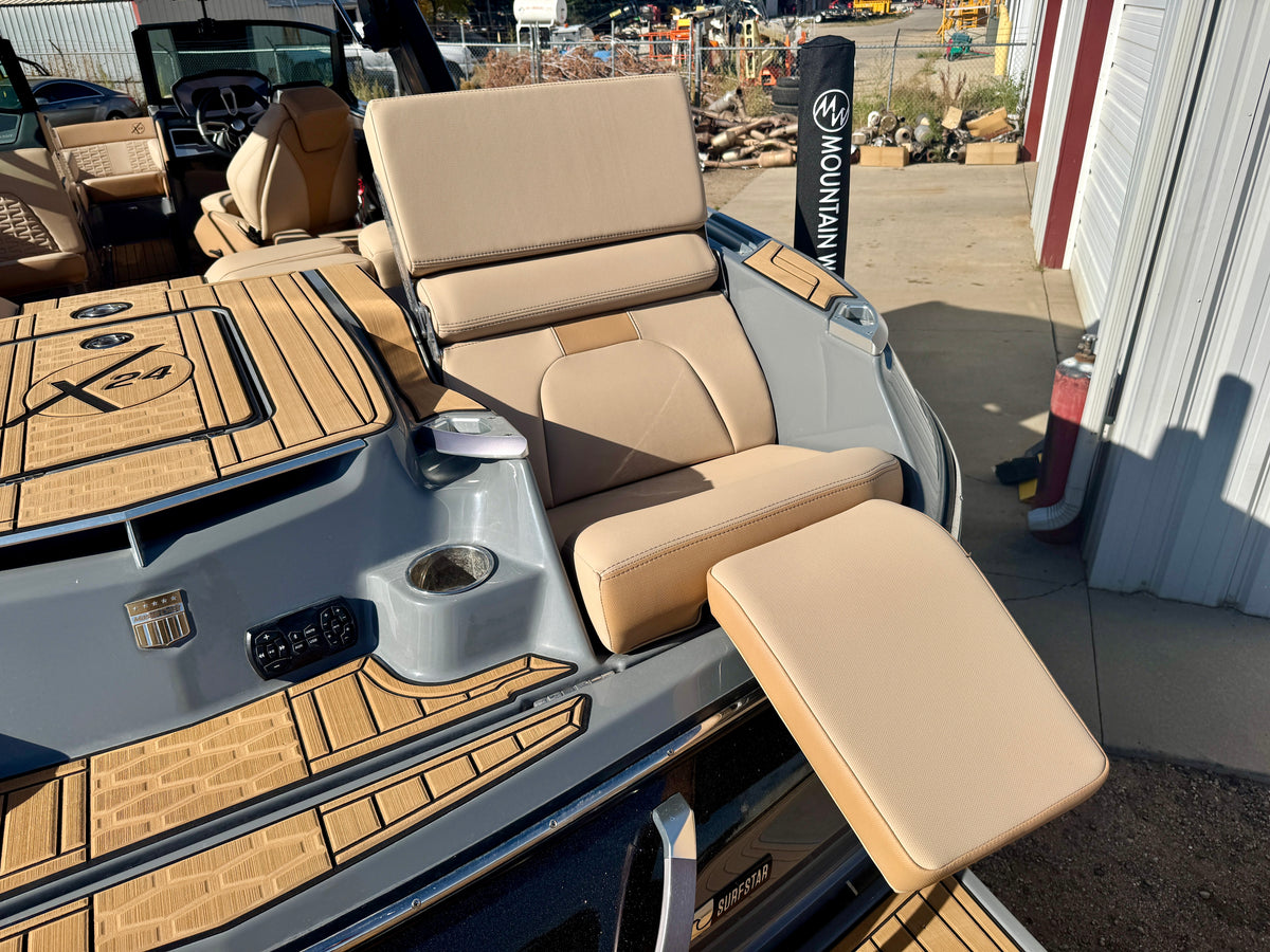 2024 MasterCraft X24 - LOADED - LOW Hours