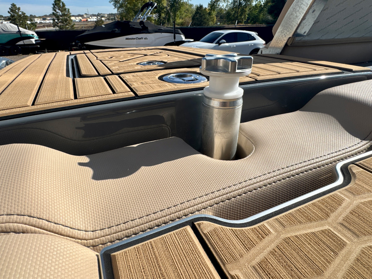 2024 MasterCraft X24 - LOADED - LOW Hours