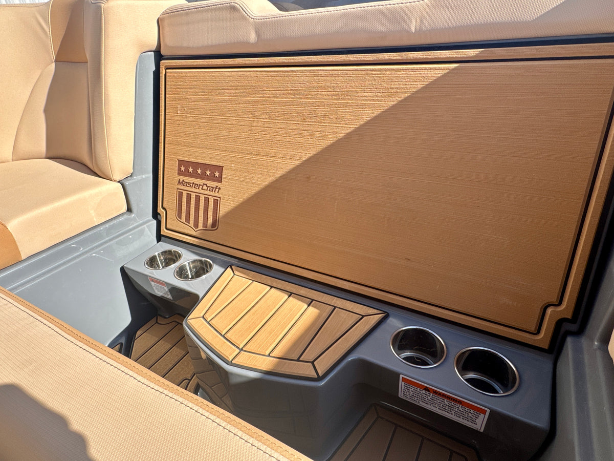 2024 MasterCraft X24 - LOADED - LOW Hours