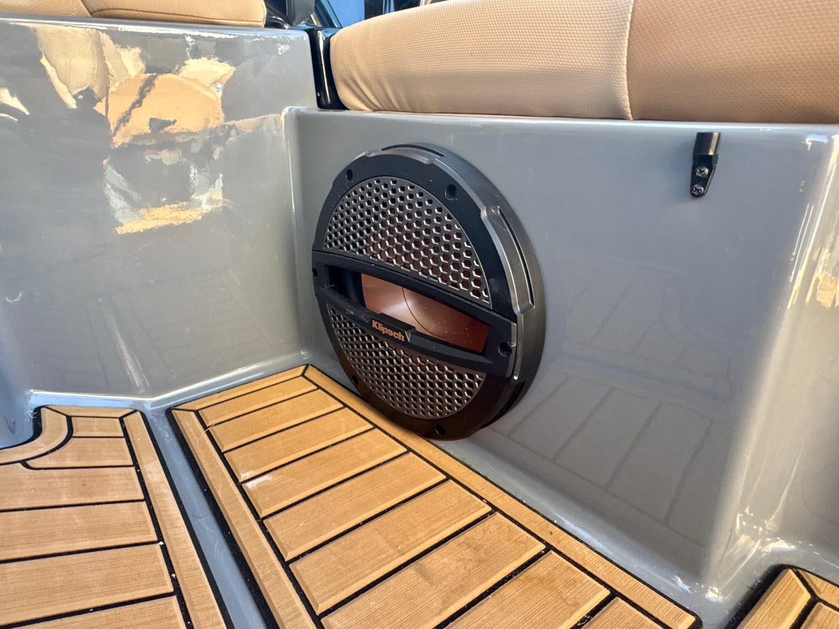 2024 MasterCraft X24 - LOADED - LOW Hours