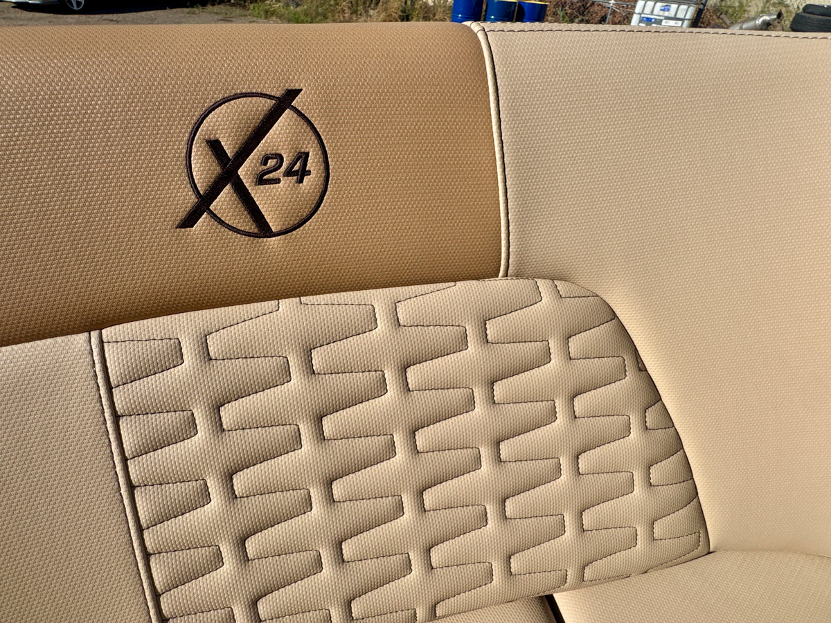 2024 MasterCraft X24 - LOADED - LOW Hours