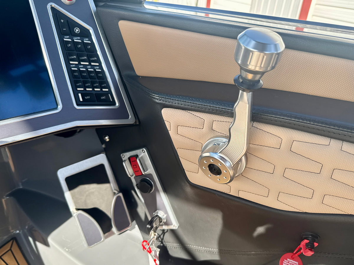 2024 MasterCraft X24 - LOADED - LOW Hours