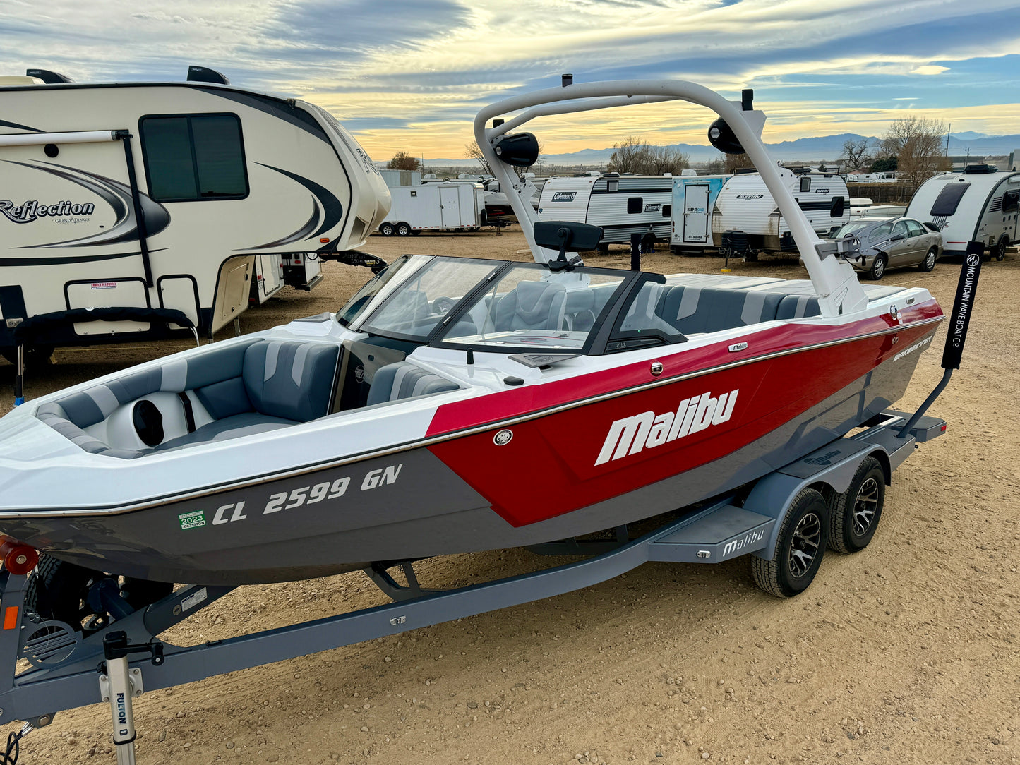 2022 Malibu LX -almost NEW