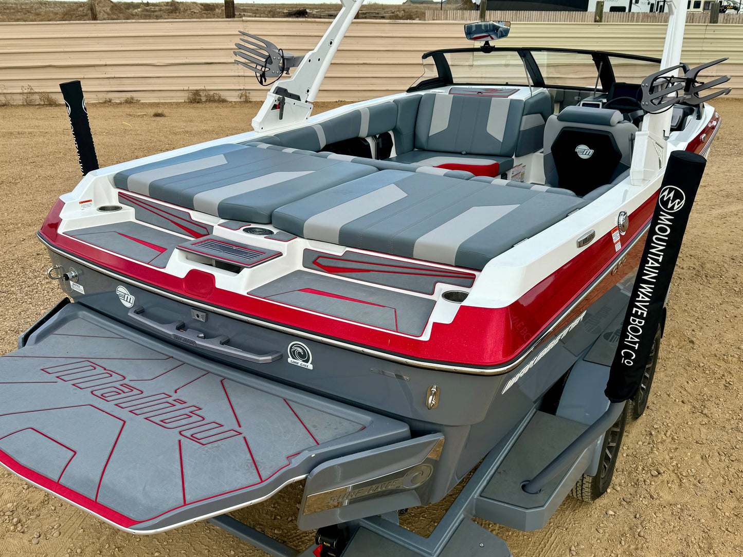 2022 Malibu LX -almost NEW