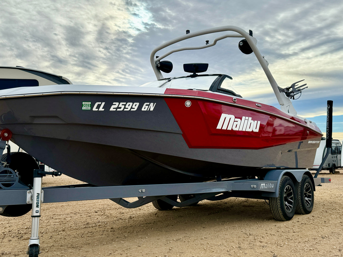 2022 Malibu LX -almost NEW