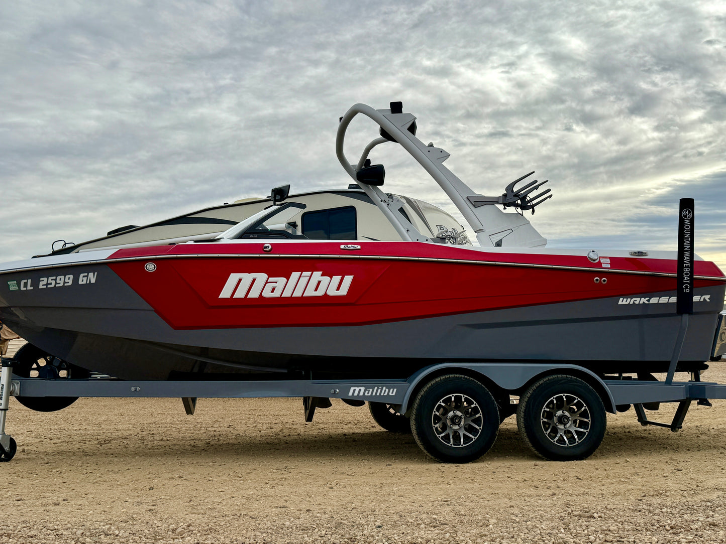 2022 Malibu LX -almost NEW