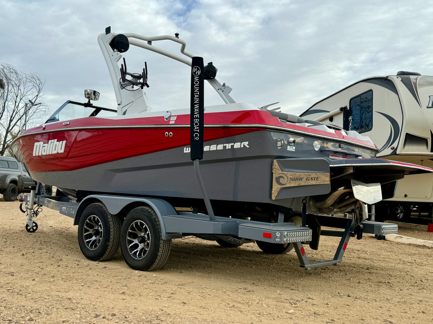 2022 Malibu LX -almost NEW