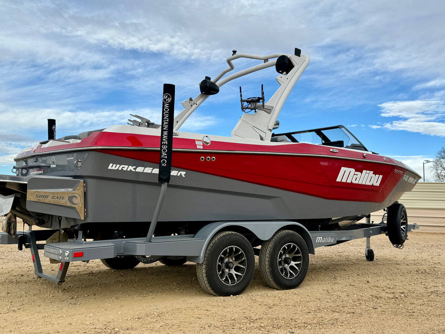 2022 Malibu LX -almost NEW