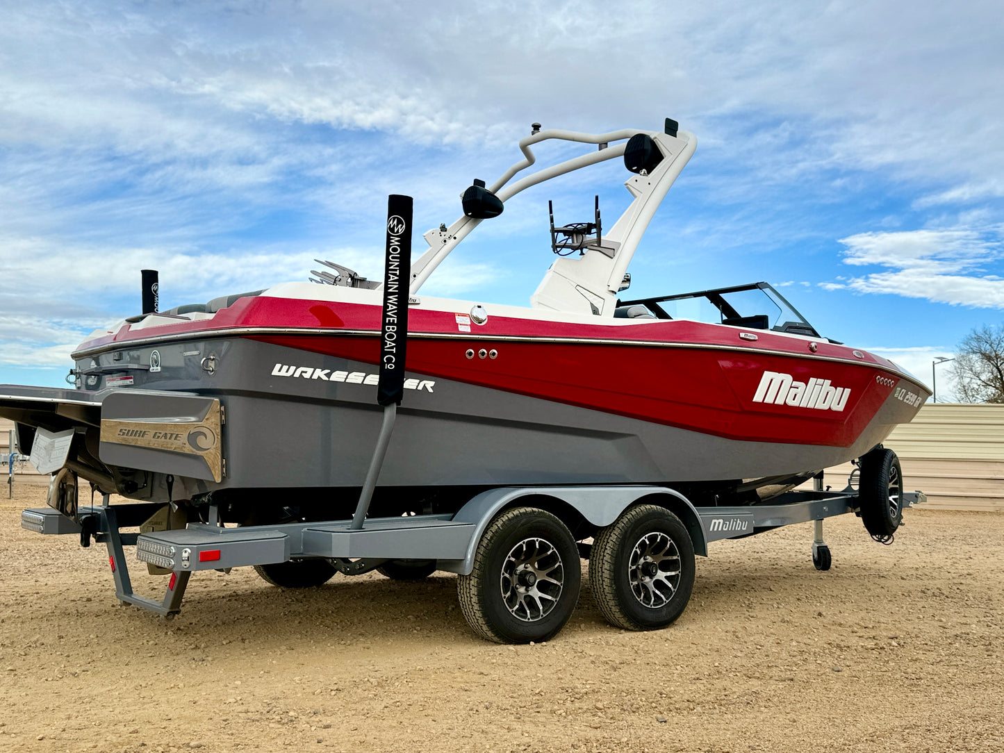 2022 Malibu LX -almost NEW