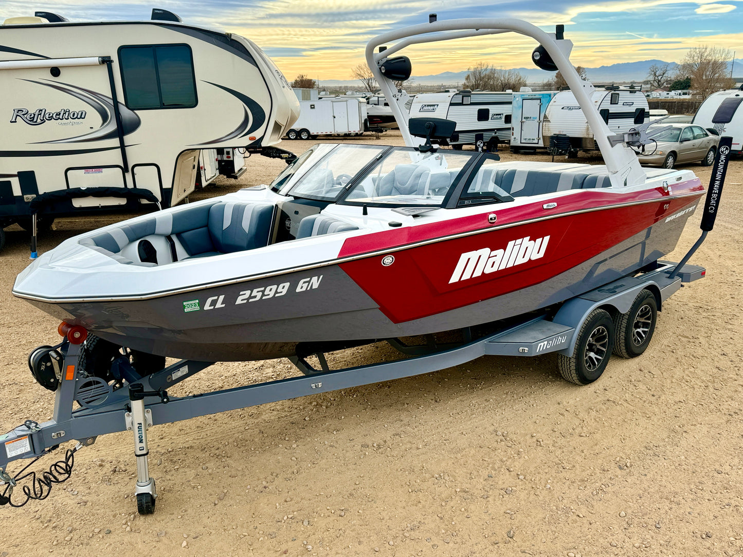 2022 Malibu LX -almost NEW